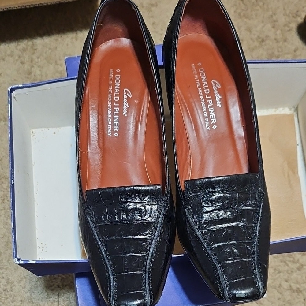 🛑 Donald J. Pliner Black Crocodile Embossed Women's Shoes